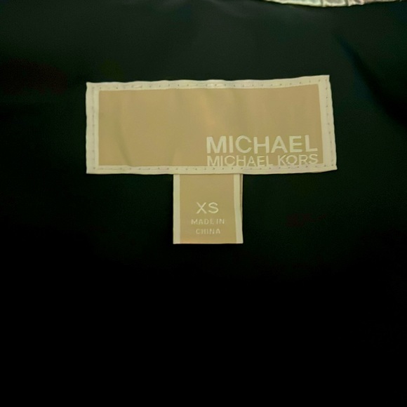 Michael Kors silver and black coat.  Only worn twice.  In excellent condition! - Picture 4 of 6